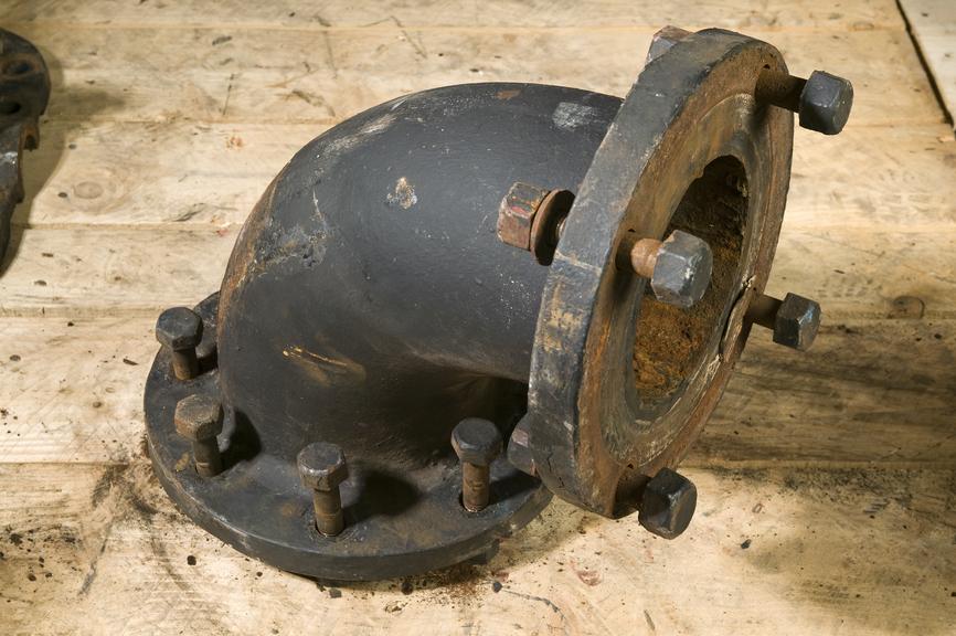 Fire pump pipe elbow
