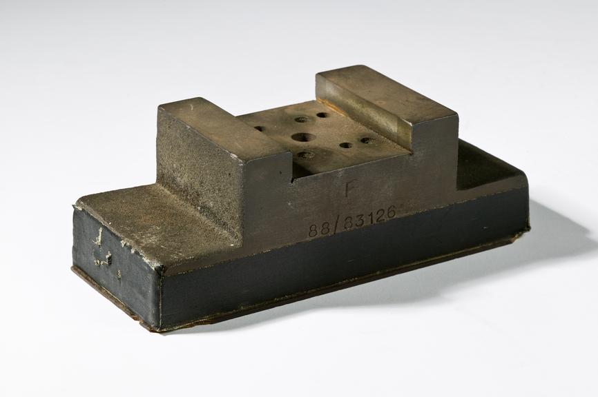 Model F88/83126 insulating block