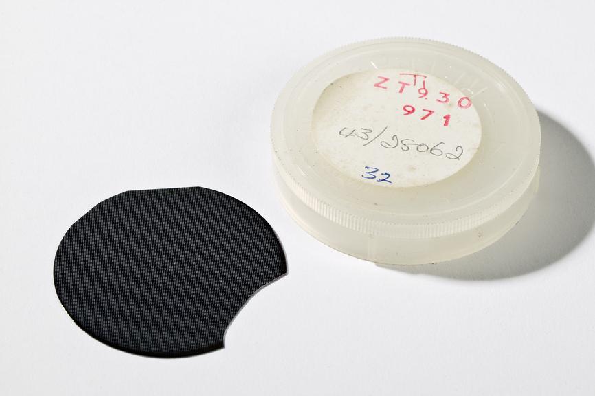 Model ZT930971 silicon chip wafer