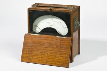 Ferranti model V4704 voltmeter