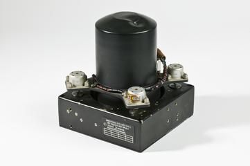 Ferranti type 1 directional gyro unit | Science Museum Group Collection