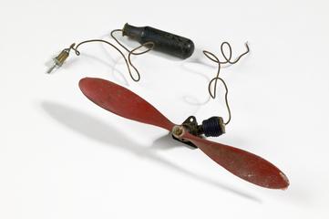 Single cylinder CO2 engine for flying model aeroplanes