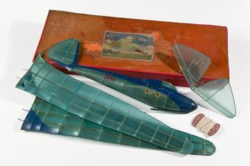 Boxed scale model of a German DFS flying glider