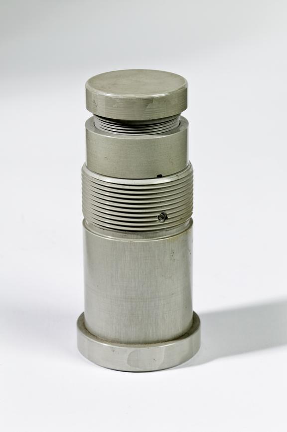 Shell Fuze Programmer Ferranti model BDAZDM731 shell fuze nosecap | Science Museum Group ...