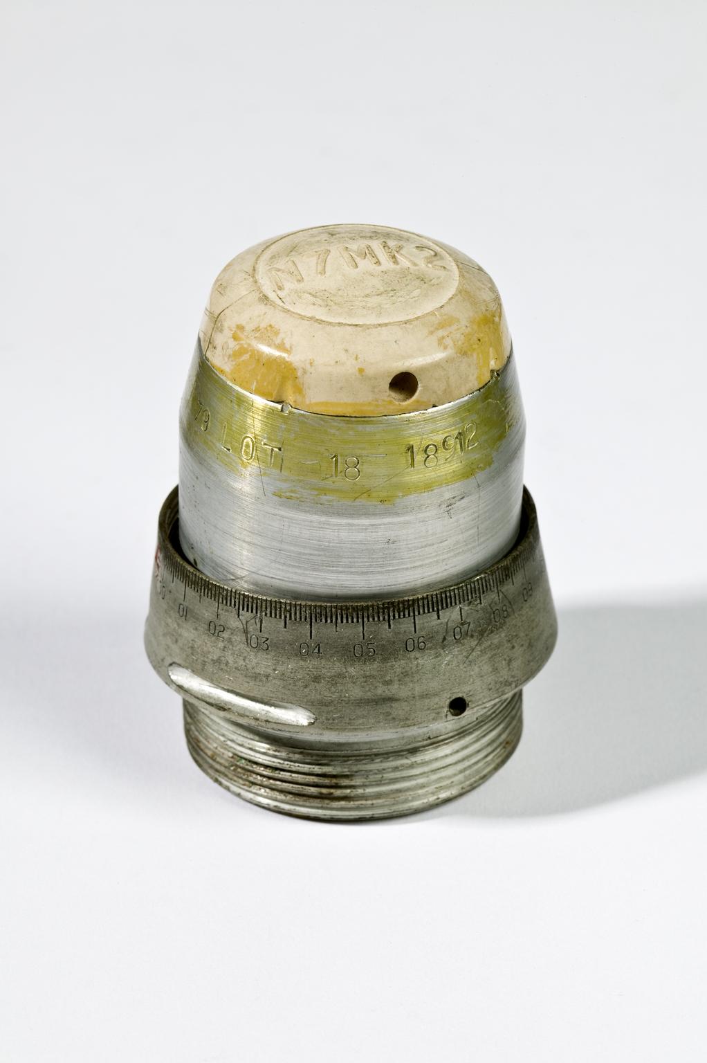 Model N7 Mark II shell fuse nosecap | Science Museum Group Collection