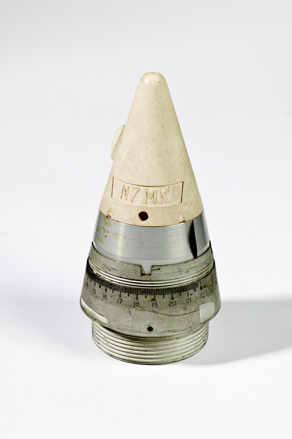 Model N7 Mark I shell fuse nosecap | Science Museum Group Collection