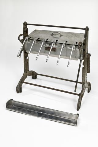 Manual bottling machine for bottling small quantites of cordial