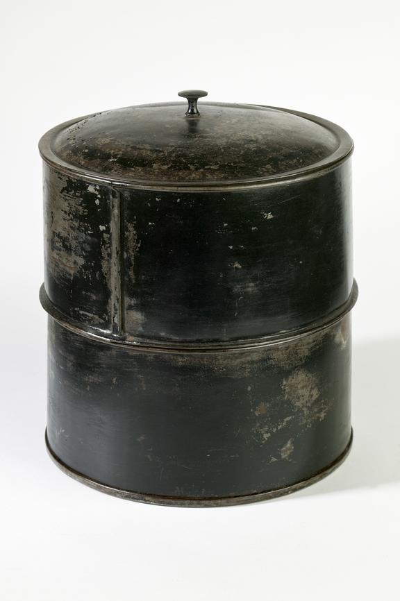 Coal dust sampling tin, in three parts (cover, sieve and tray)