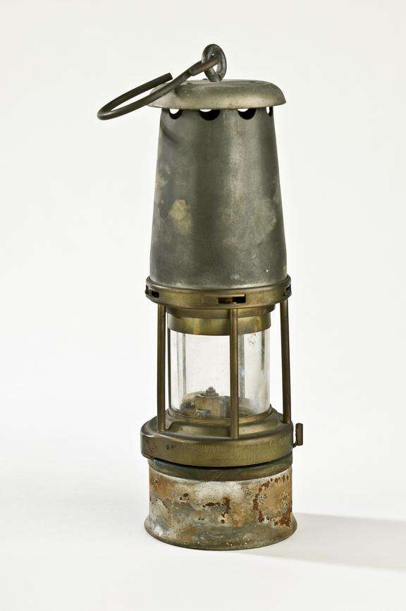 The Wolf Safety Lamp Co (Wm Maurice) Ltd type 7RMBS flame