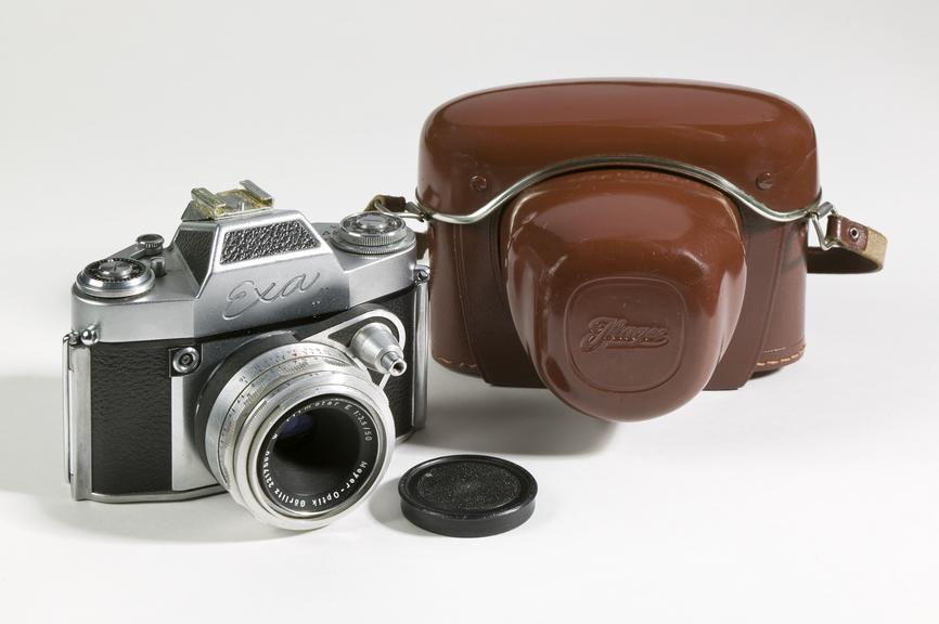Ihagee Exa II camera with case