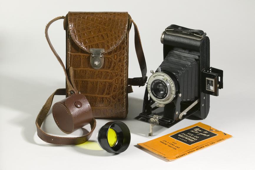 Kodak Brownie Six-20 folding roll film camera with case