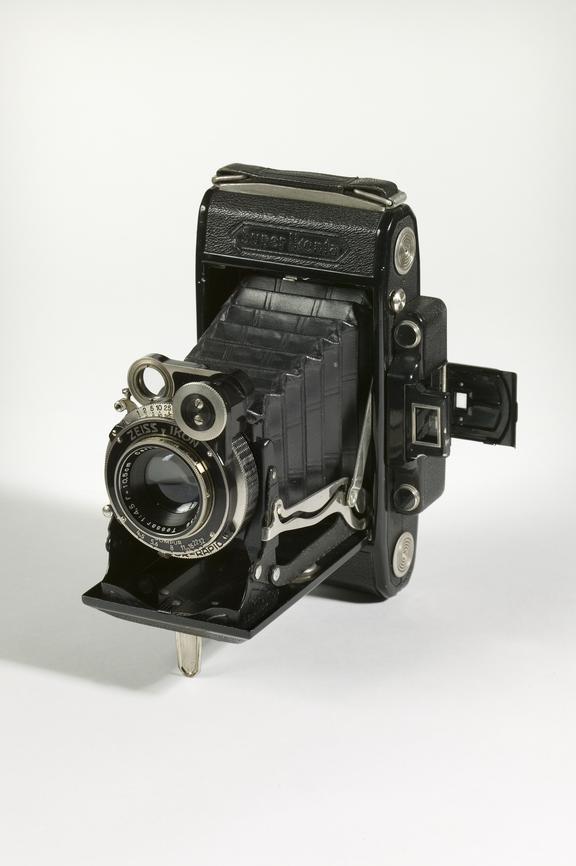 Super Ikonta leather-bound folding camera, made by Zeiss Ikon