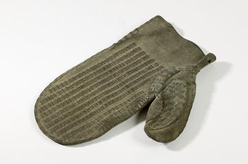 Fully armored mitten, c. 1950