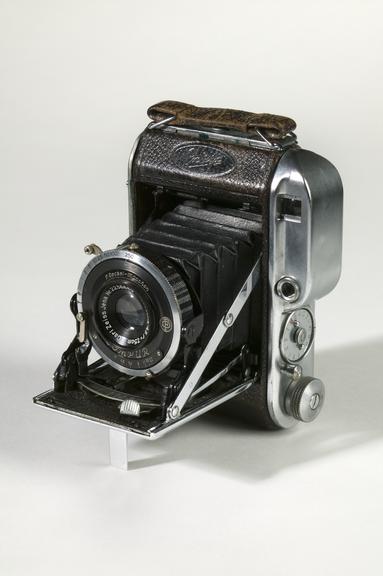 Autorange 220 Camera