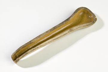 Rest for mixing implement made from earthenware