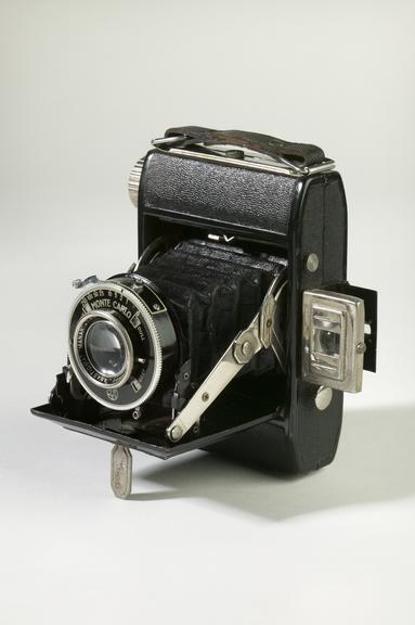 "Monte Carlo" Folding Camera