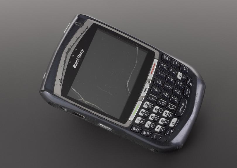 Blackberry 8700g mobile cellular telephone with charger and related software on CD