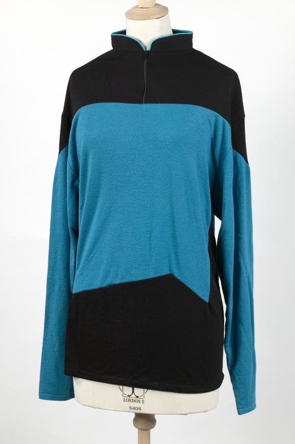 Star Trek authenicated merchandise Star Fleet blue jersey from