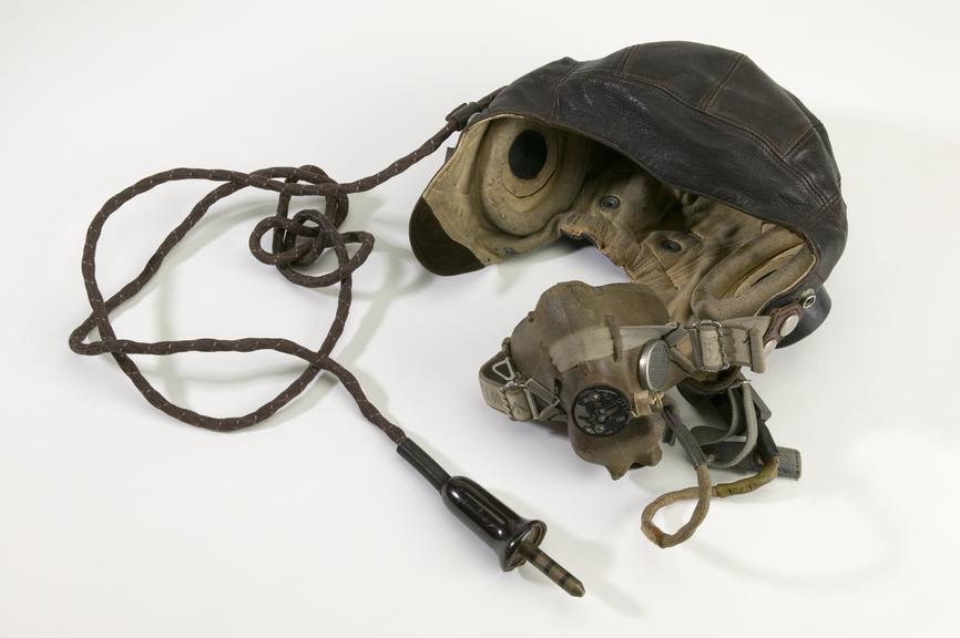 Flying helmet and oxygen mask c.1941 | Science Museum Group Collection