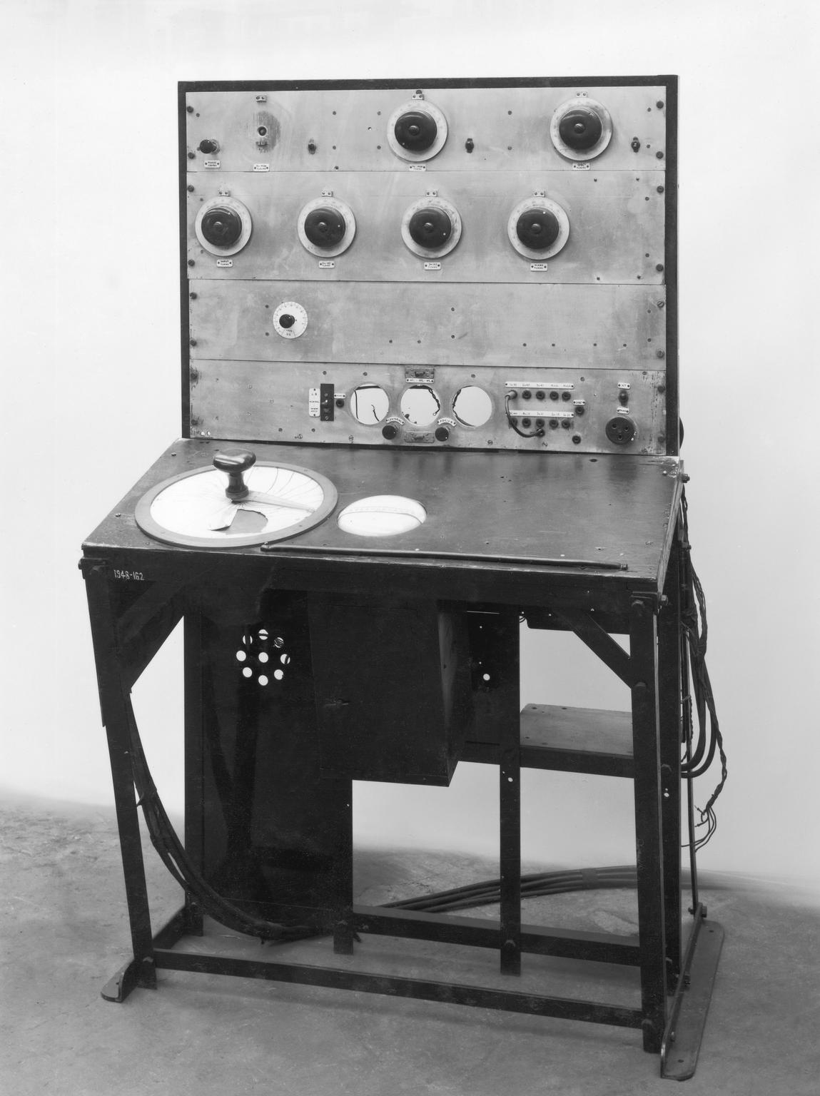 Very early mobile radar receiver type RM1, handmade at Bawdsey in 1937 ...