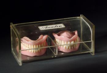 Lower denture set