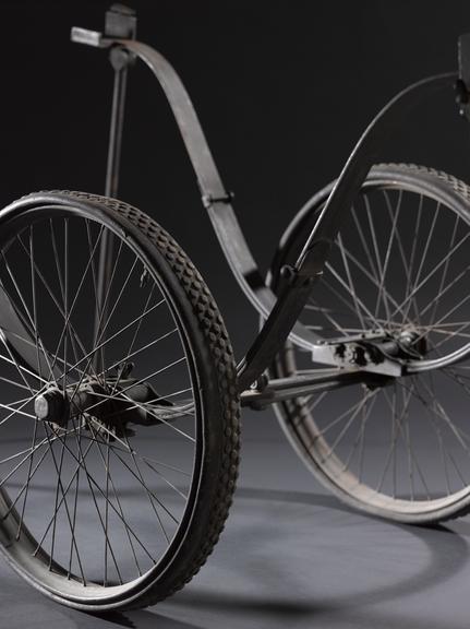 Stretcher carrier with spoke wheels