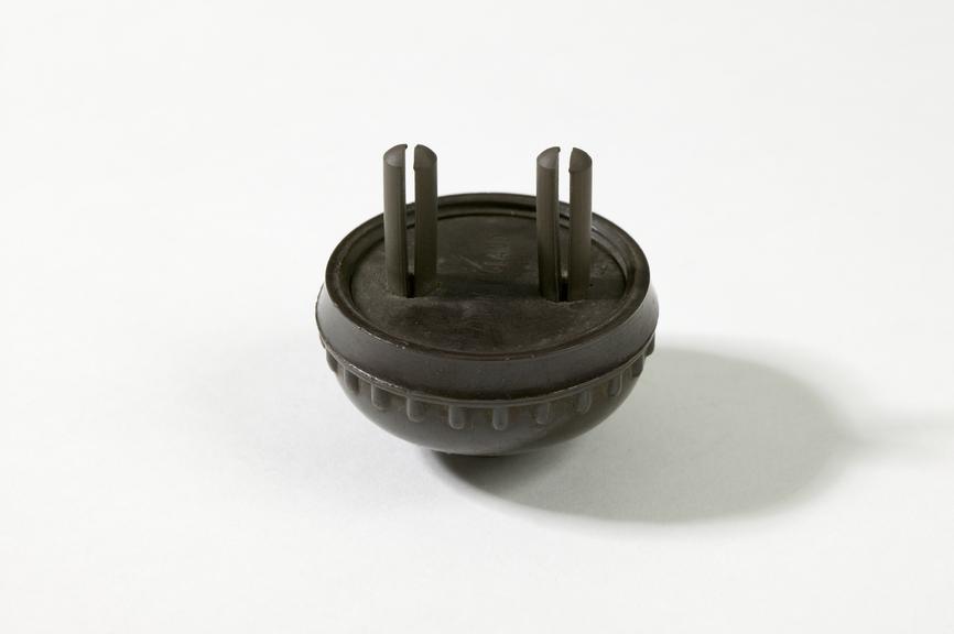Clix Electric Plug | Science Museum Group Collection