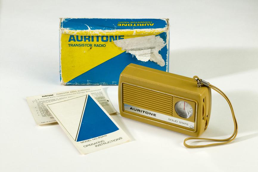 Auritone model 6QA12 transistor radio