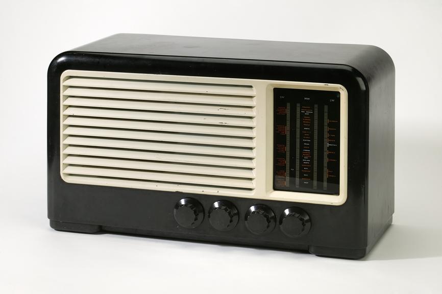 Model 146 five valve radio receiver made by Ferranti Ltd