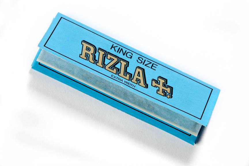 Rizla cigarette papers featuring advertising for 'Bugged Out'