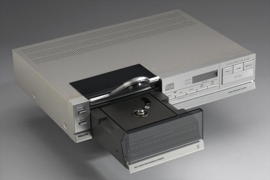 Philips CD303 compact disc player, c1983. | Science Museum Group Collection