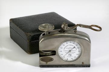 Paper burst tester made by the Ashcroft Manufacturing Co. New York c.1912