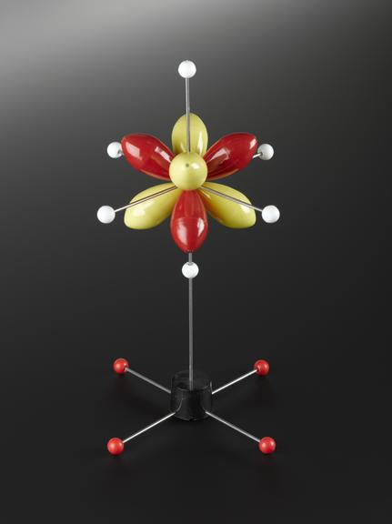 Model illustrating orbitals in molecular orbital theory and