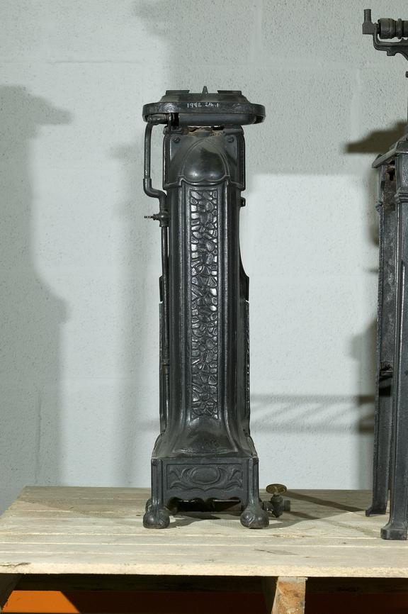 Gas radiator made by Cannon Iron Foundries, Bilston, c.1905