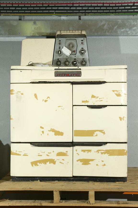 'Comet' electric cooker made by the Simplex Electric Co