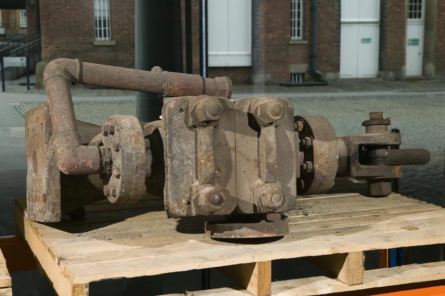 Hydraulic steam ram.
Photographed in Collections Store 3.