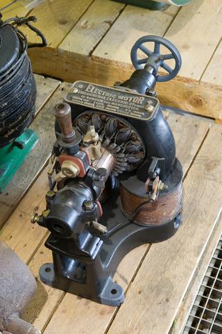 Electric motor made by the General Electric Co. Ltd