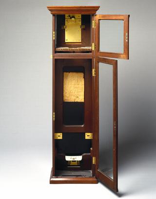 Case for Shelton regulator clock