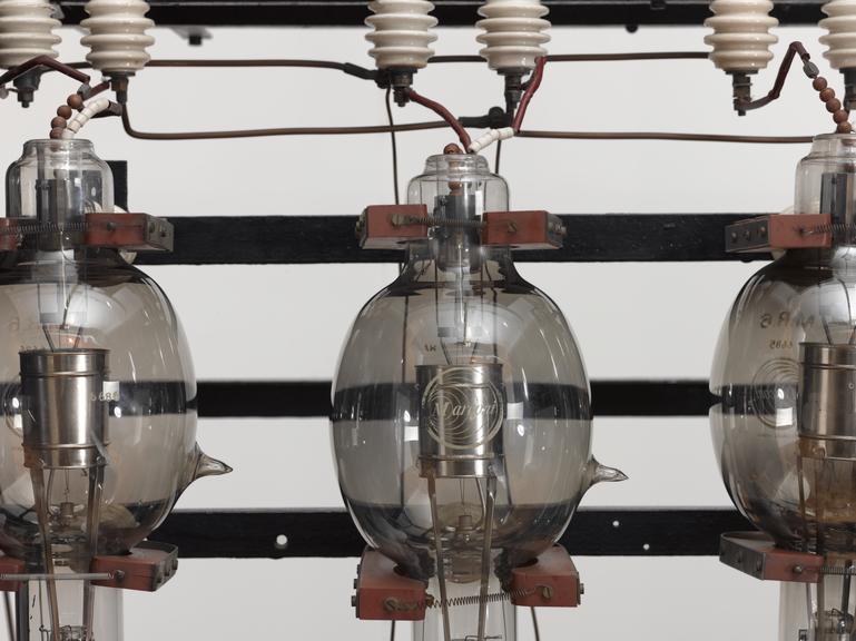 Marconi 1.5kW Transmitter used by 2LO | Science Museum Group