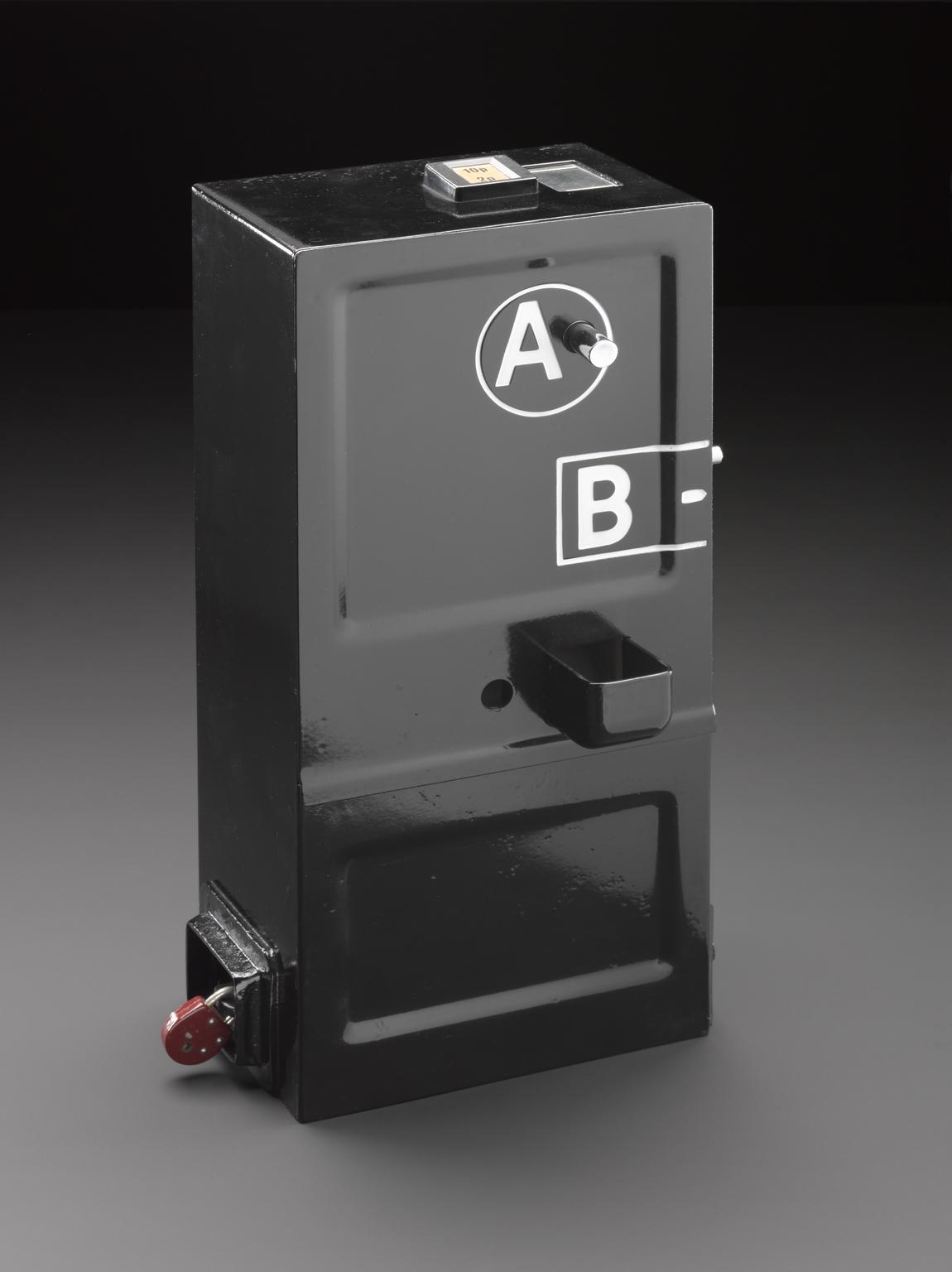 Coin Box Calling Public telephone coin box | Science Museum Group Collection
