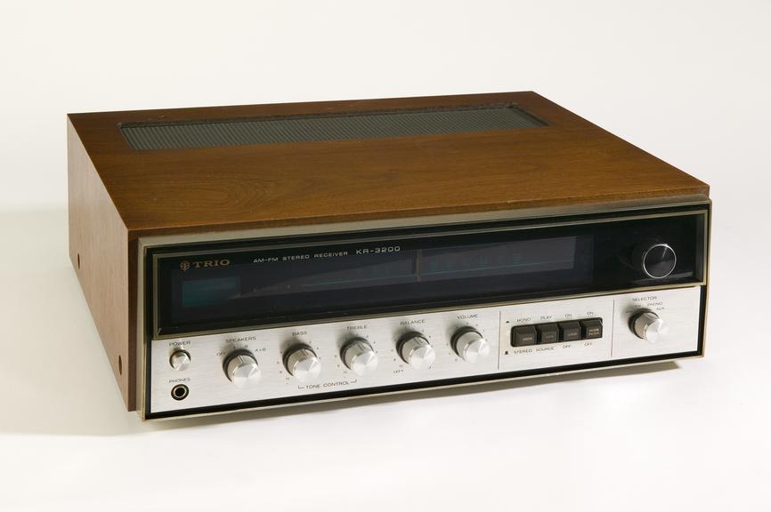 KR-3200 stereo receiver, made by Trio Electronics Inc