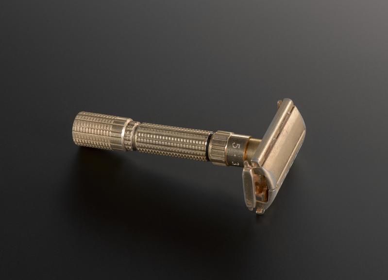 Gillette hand safety razor with handle controlled