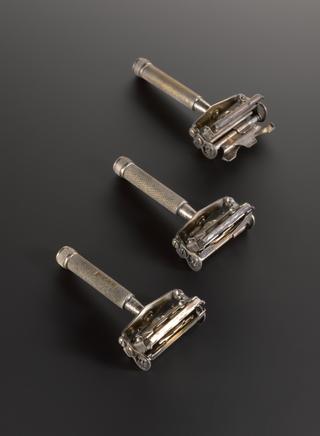 Wilkinson stropping hand safety razor