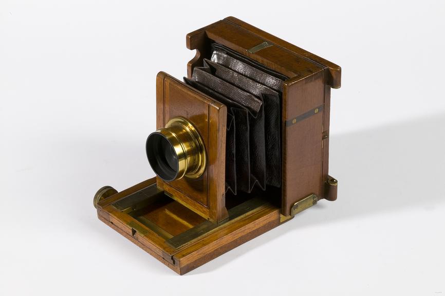 Small format plate camera made by Joshua Billcliff in around