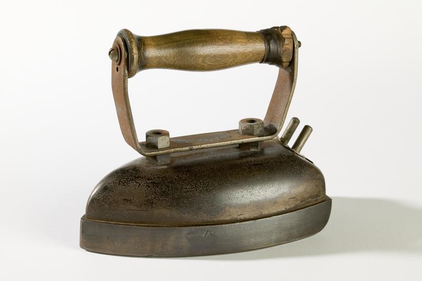 'Magnet' electric iron made by G.E.C Ltd. London