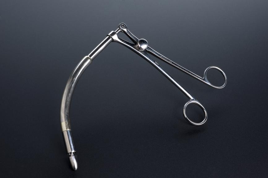 Combined dilator and pulmonary valvulotome, with metal handle