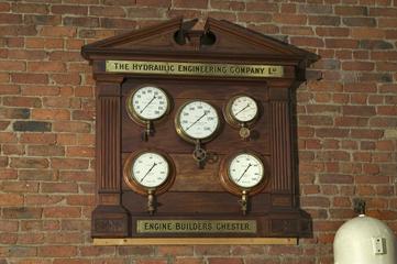 Instrument panel for hydraulic pumping engine