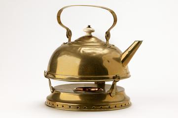 Brass travelling kettle