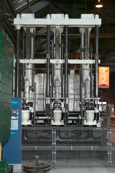 Hydraulic Pumping Engine