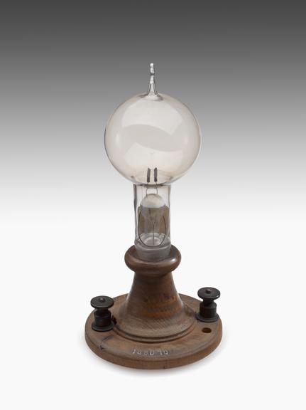 Edison's electric carbon filament lamp | Science Museum Group Collection